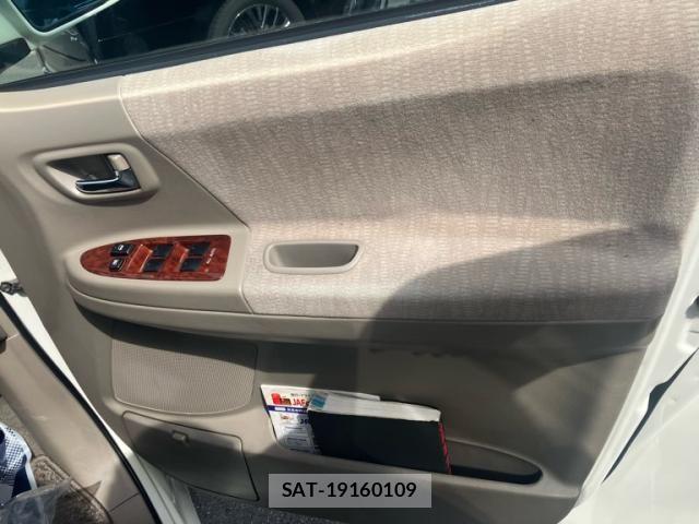Toyota NOAH 2004-03 8037258-11