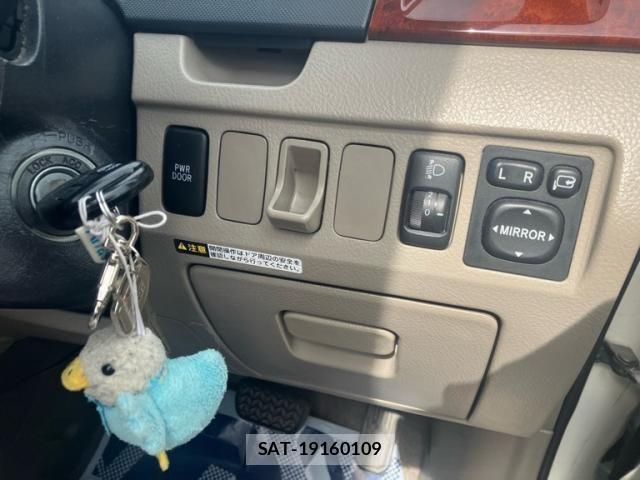 Toyota NOAH 2004-03 8037258-12