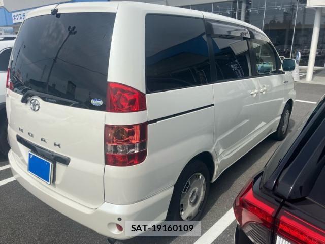 Toyota NOAH 2004-03 8037258-3