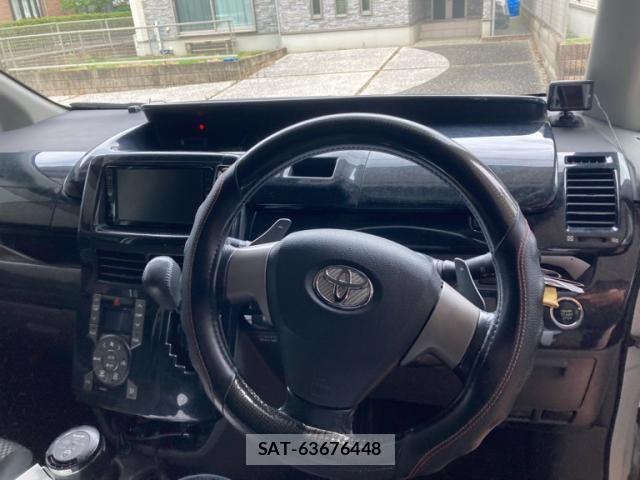 Toyota NOAH 2007-10 8037257-12