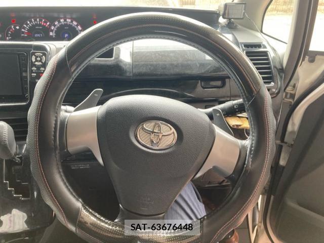 Toyota NOAH 2007-10 8037257-17