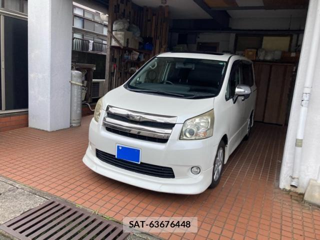 Toyota NOAH 2007-10 8037257-1