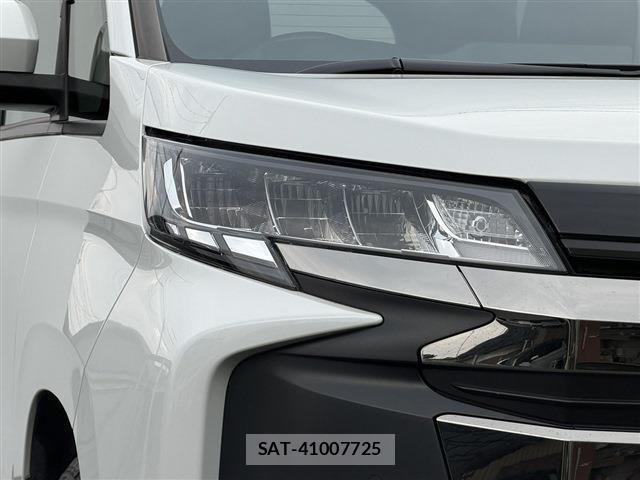 Toyota NOAH 2023-02 8037244-9