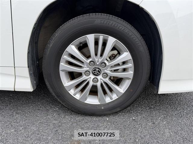 Toyota NOAH 2023-02 8037244-11