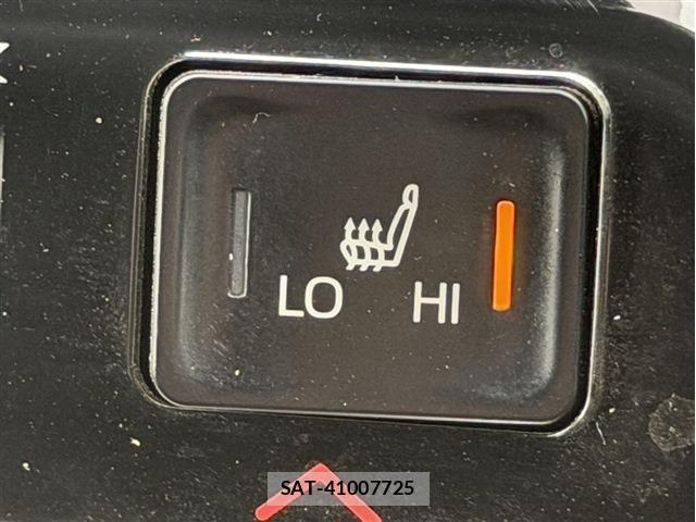 Toyota NOAH 2023-02 8037244-12