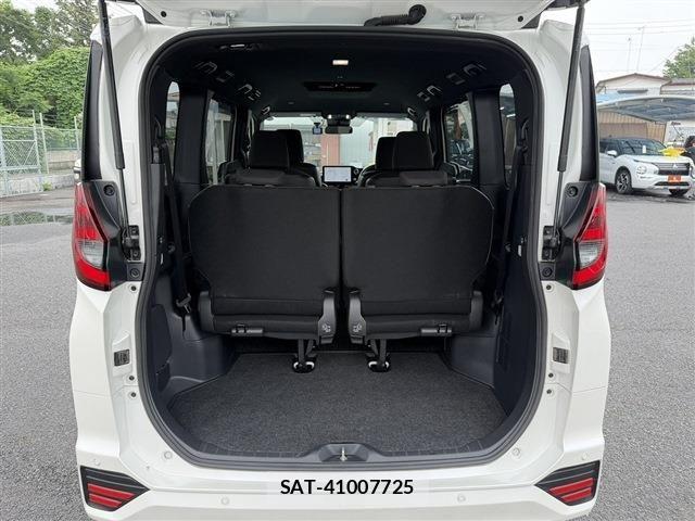 Toyota NOAH 2023-02 8037244-17