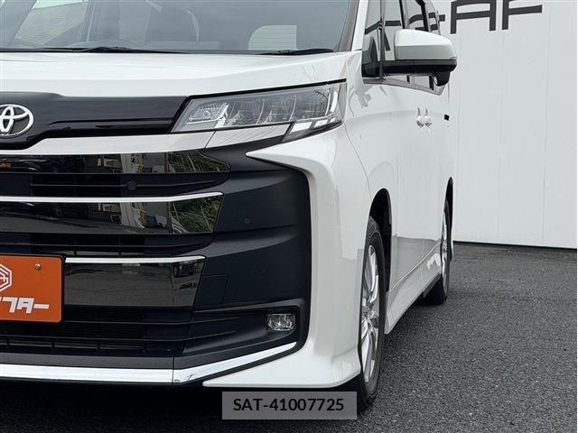 Toyota NOAH 2023-02 8037244-25