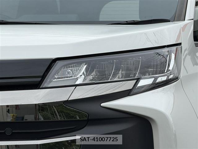 Toyota NOAH 2023-02 8037244-26