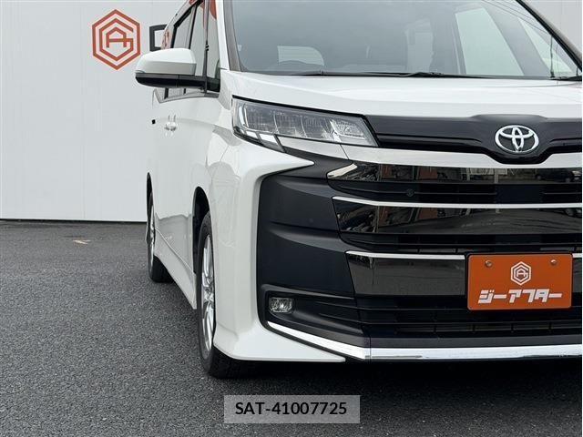Toyota NOAH 2023-02 8037244-27