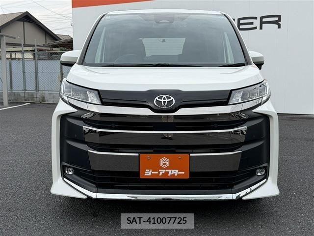 Toyota NOAH 2023-02 8037244-5