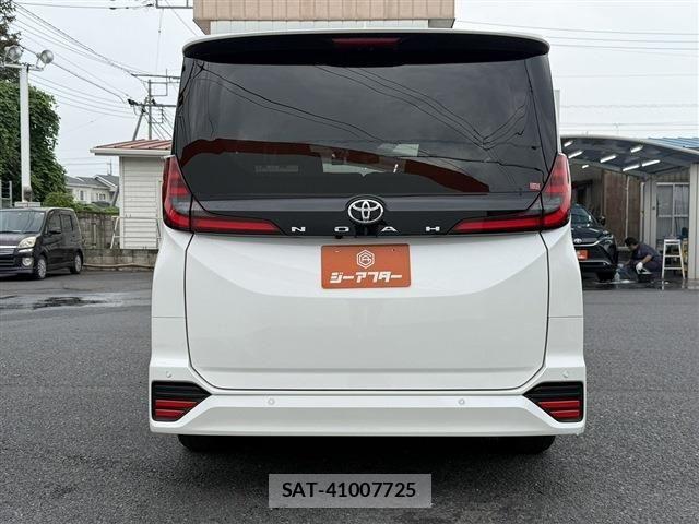 Toyota NOAH 2023-02 8037244-7