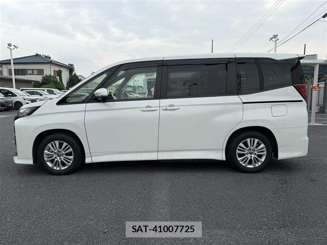Toyota NOAH 2023-02 8037244-8