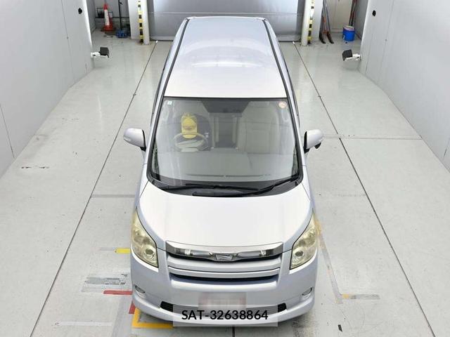 Toyota NOAH 2009-04 8044944-7