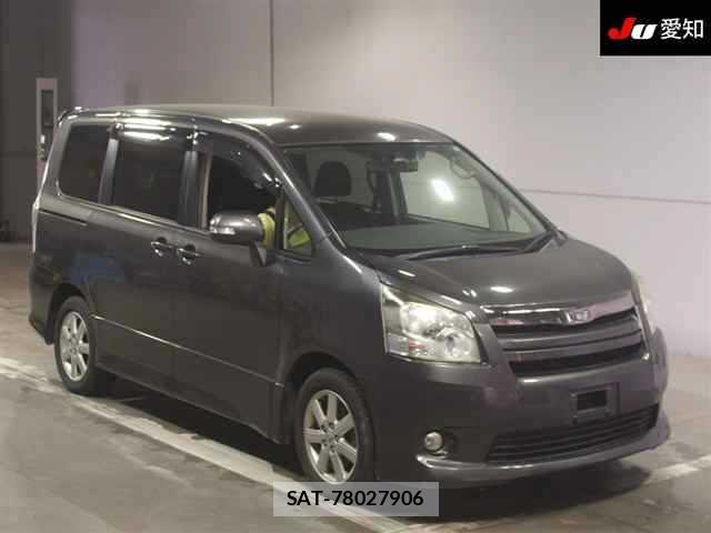 Toyota NOAH 2009-02 8056487-0