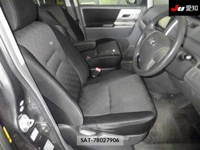 Toyota NOAH 2009-02 8056487-4