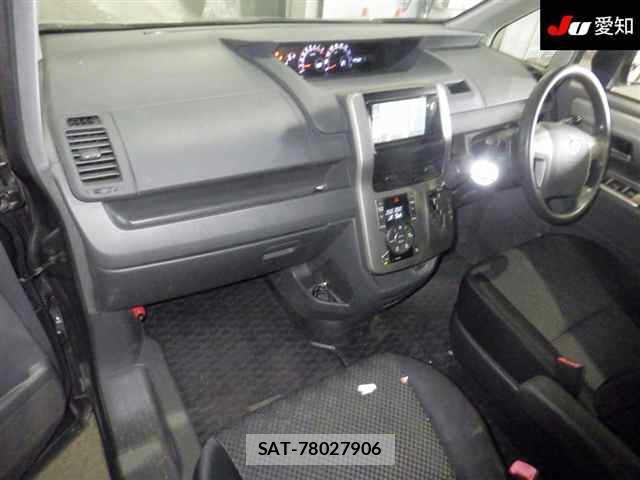 Toyota NOAH 2009-02 8056487-7