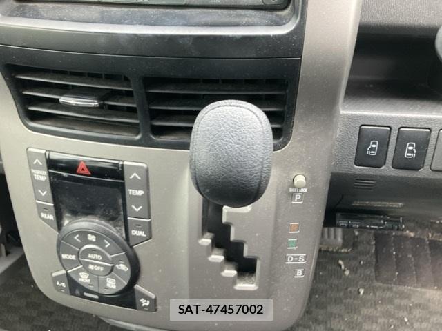 Toyota NOAH 2009-11 8056485-11