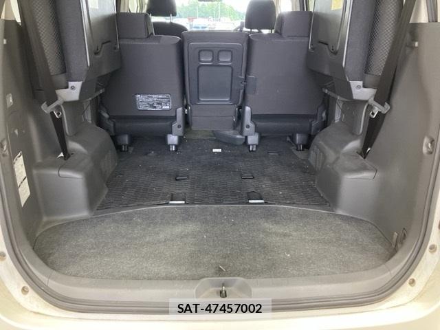 Toyota NOAH 2009-11 8056485-13