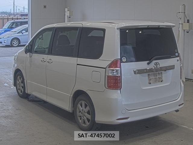 Toyota NOAH 2009-11 8056485-2