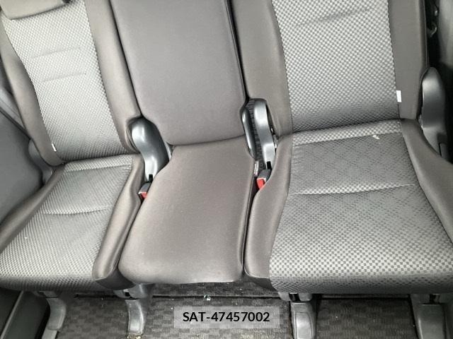 Toyota NOAH 2009-11 8056485-3