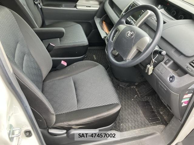 Toyota NOAH 2009-11 8056485-5