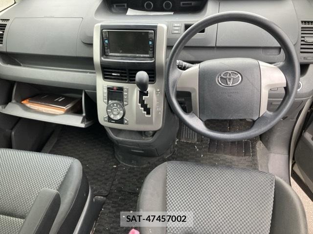 Toyota NOAH 2009-11 8056485-7