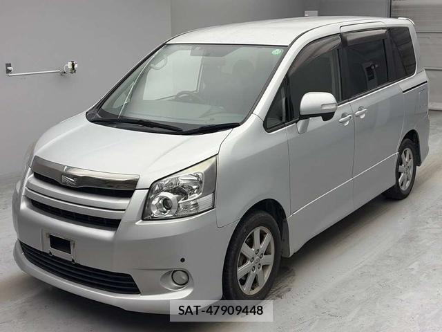 Toyota NOAH 2008-02 8056478-0
