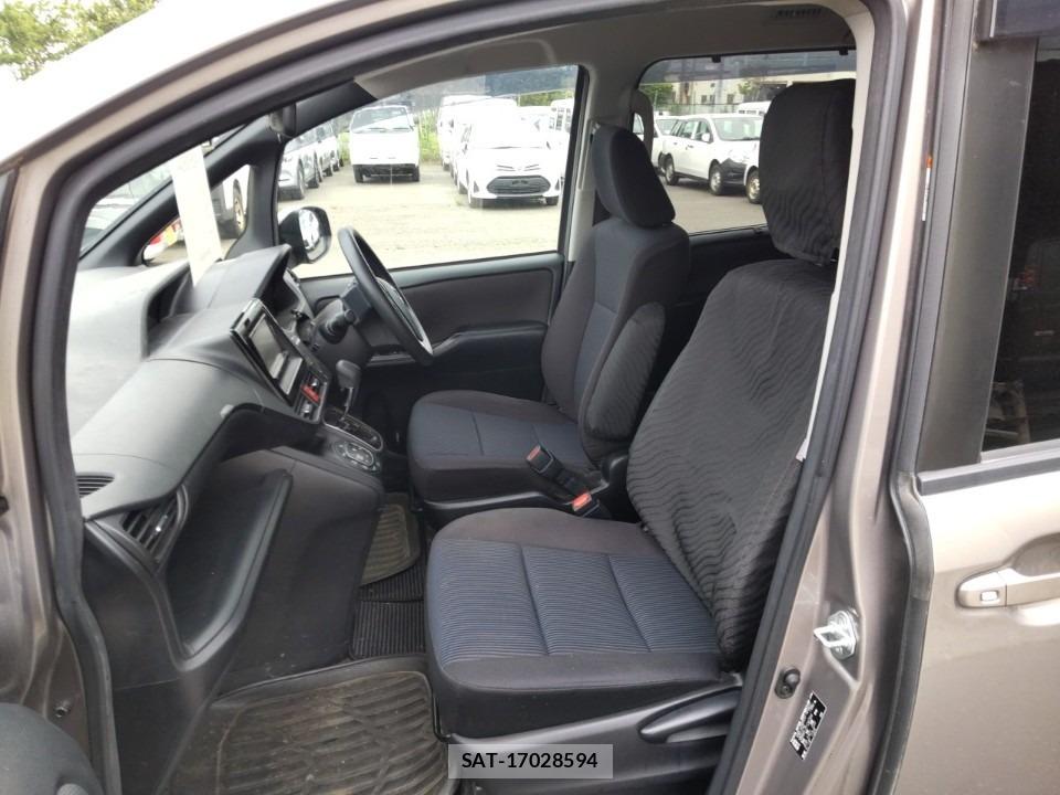 Toyota NOAH 2021-06 8061481-9