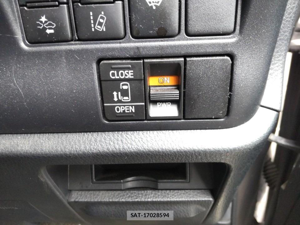 Toyota NOAH 2021-06 8061481-10