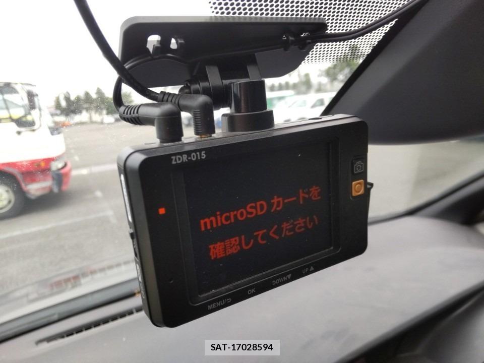 Toyota NOAH 2021-06 8061481-12