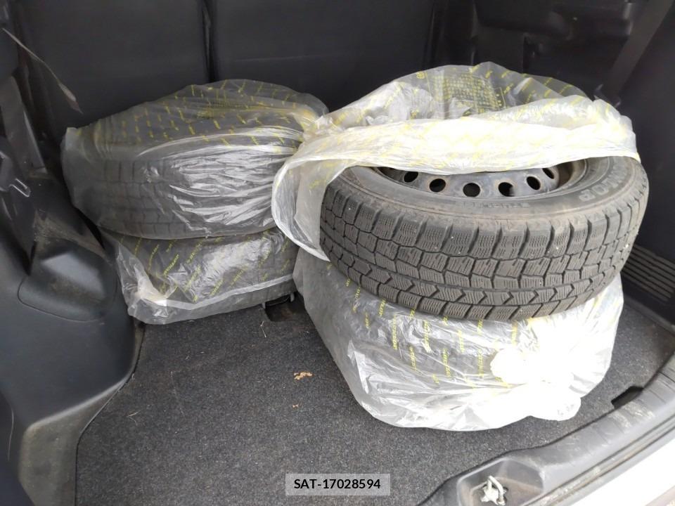 Toyota NOAH 2021-06 8061481-15