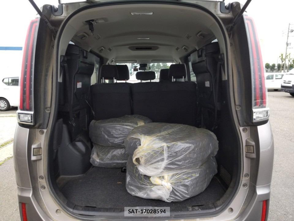 Toyota NOAH 2021-06 8061481-16