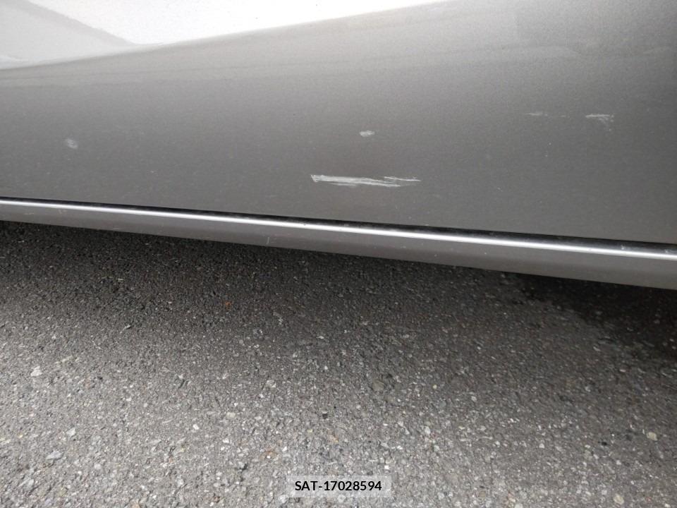 Toyota NOAH 2021-06 8061481-23
