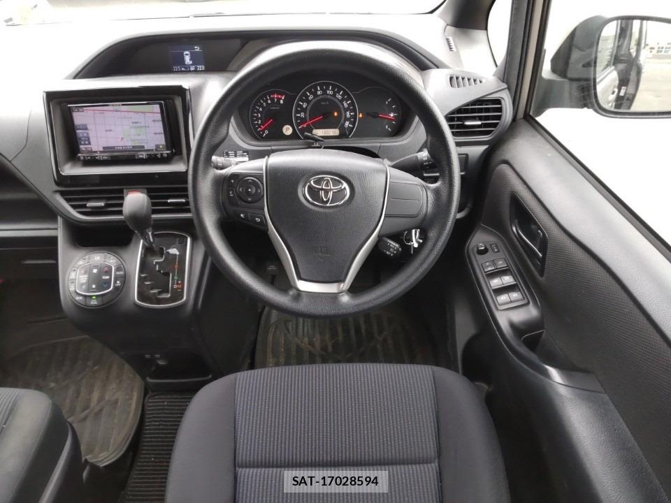 Toyota NOAH 2021-06 8061481-5