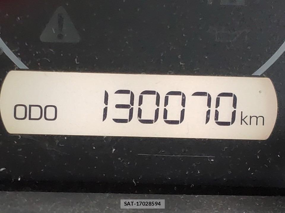 Toyota NOAH 2021-06 8061481-6