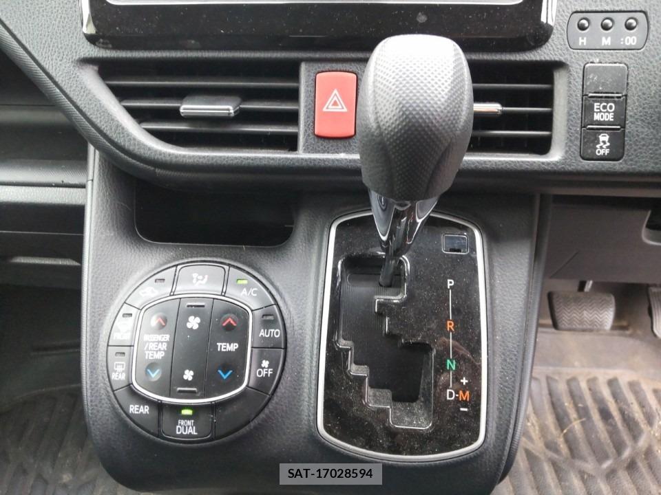 Toyota NOAH 2021-06 8061481-8