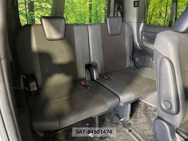 Toyota NOAH 2021-02 8074918-9