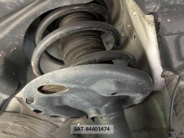 Toyota NOAH 2021-02 8074918-19