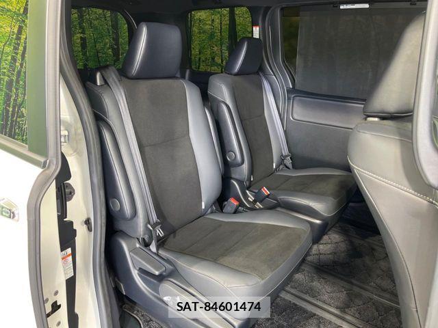 Toyota NOAH 2021-02 8074918-8