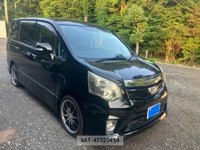 Toyota NOAH 2011-11 8074922-1