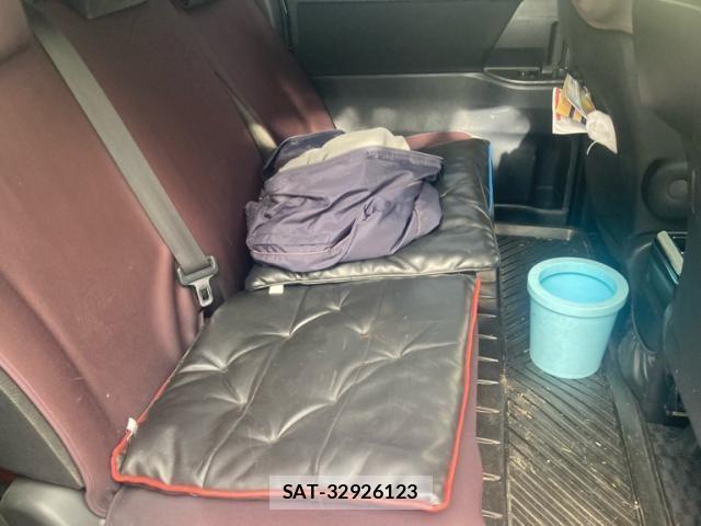 Toyota NOAH 2010-09 8074925-15