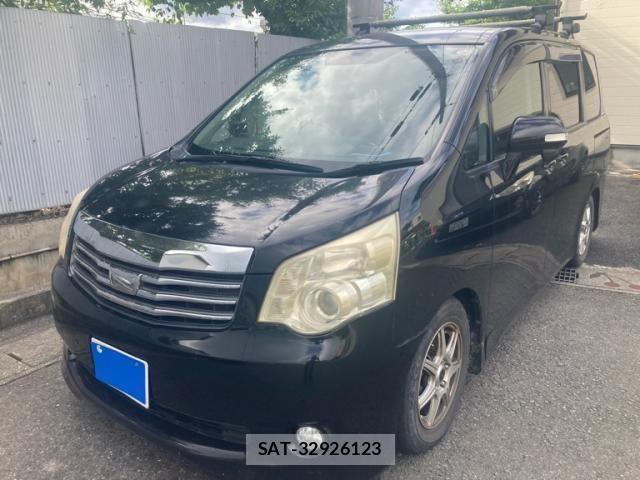 Toyota NOAH 2010-09 8074925-1