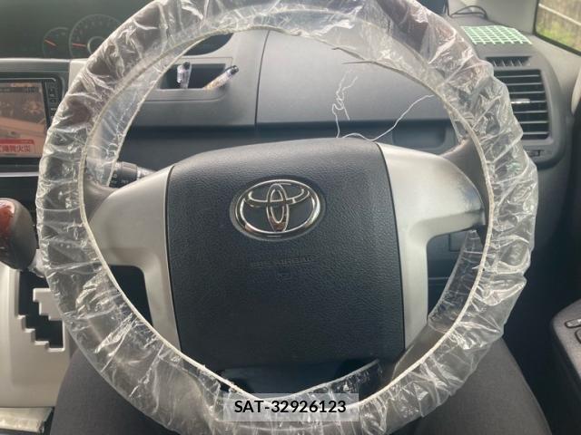 Toyota NOAH 2010-09 8074925-19