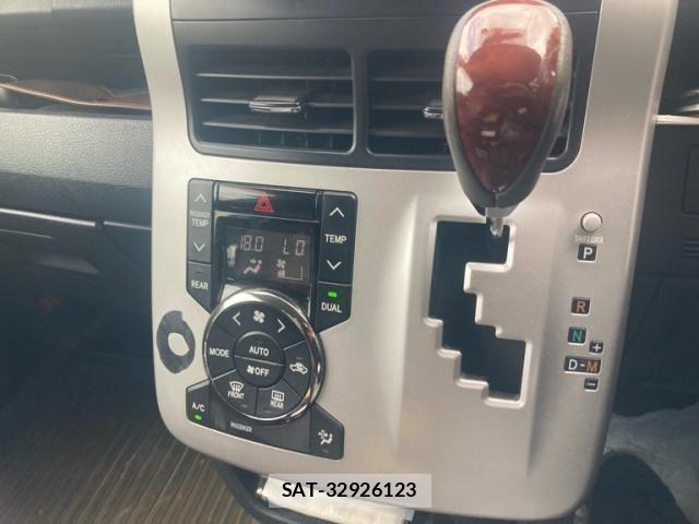 Toyota NOAH 2010-09 8074925-22