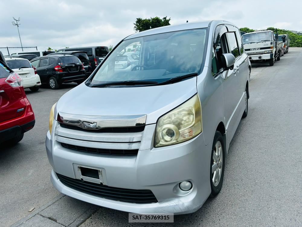 Toyota NOAH 2009-06 7972166-0