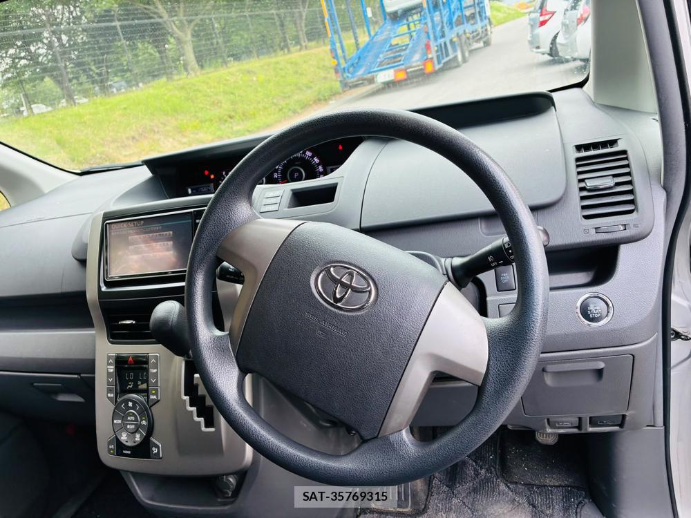 Toyota NOAH 2009-06 7972166-14
