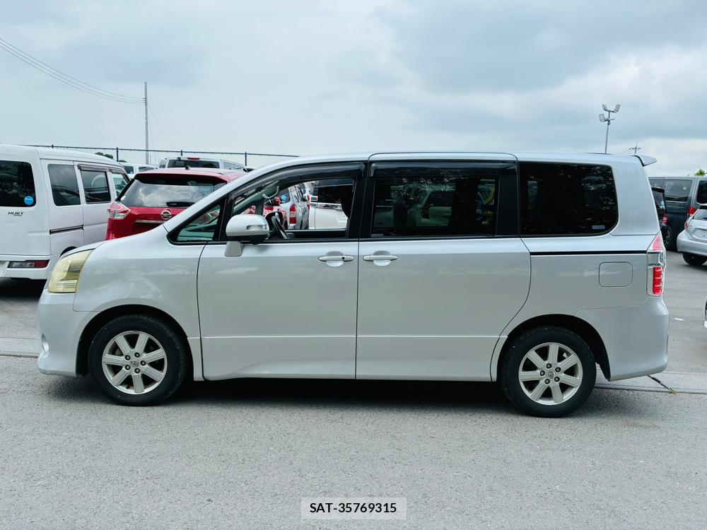 Toyota NOAH 2009-06 7972166-1
