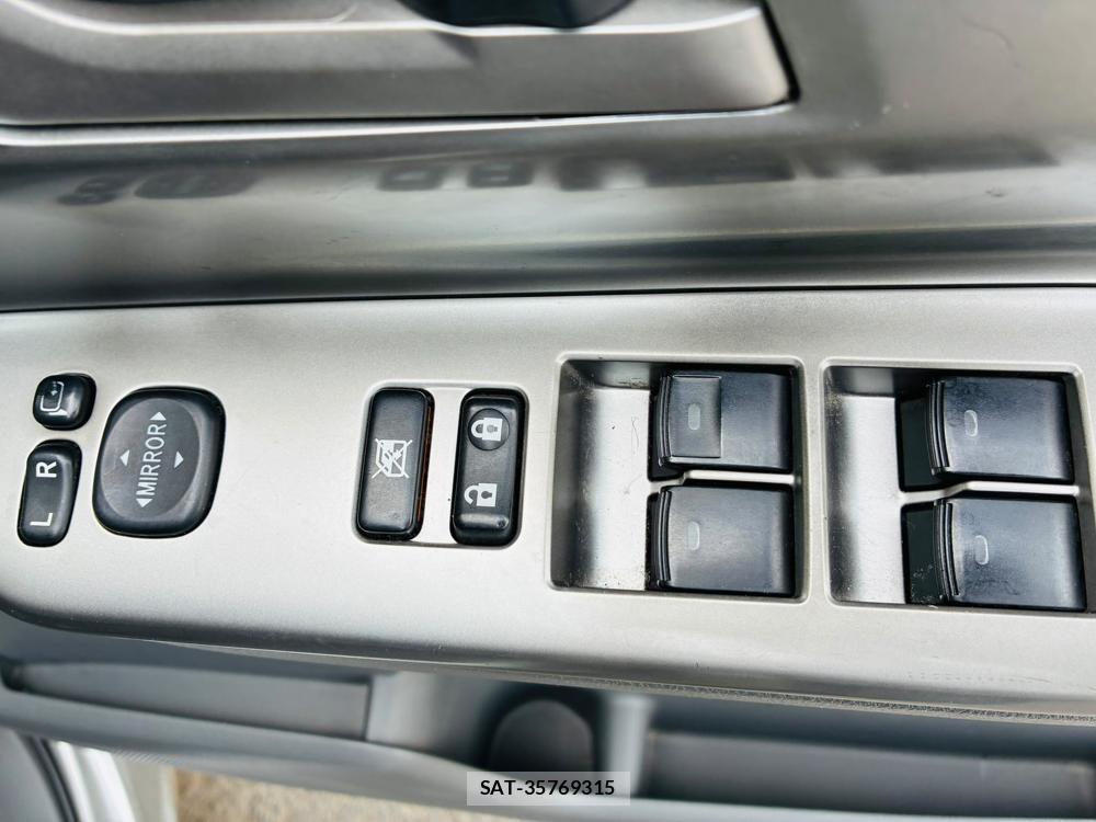 Toyota NOAH 2009-06 7972166-21