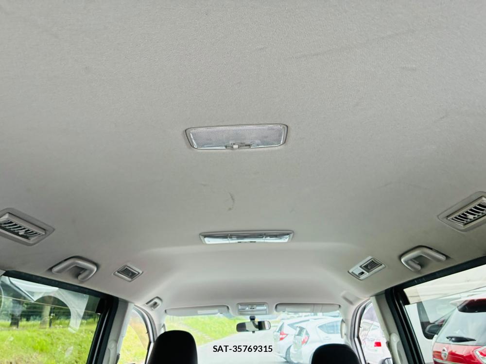 Toyota NOAH 2009-06 7972166-24
