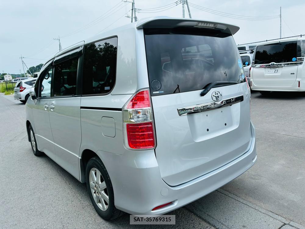 Toyota NOAH 2009-06 7972166-2